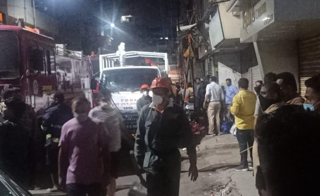 Hindistan’da bina çöktü: En az 7 ölü