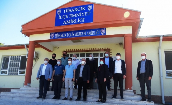 Hisarcık’ta güvenlik güçleri ile sağlık personeli ve itfaiye ekiplerine bayram ziyareti