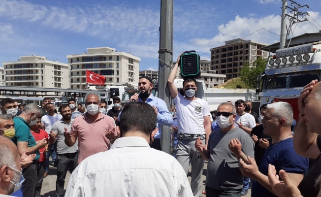 İzmir’de onlarca araçla Filistin’e destek konvoyu