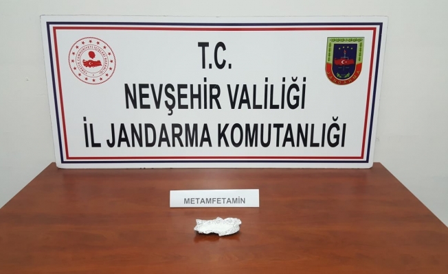 Jandarma uyuşturucudan 2 kişiyi gözaltına aldı