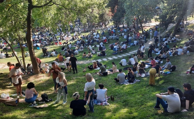 Maçka Parkı’nda korkutan görüntü: Binlerce kişi Maçka Parkı’na akın etti