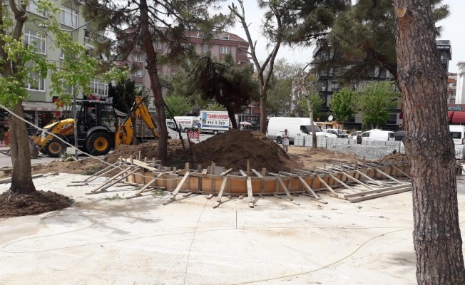 Maltepe Belediyesi Atatürk Parkı’nı yeşillendiriyor