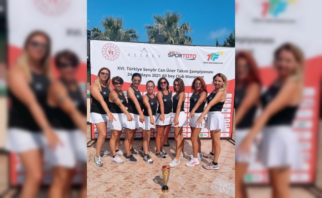 Mezitli Belediyesinin tenisçileri Antalya’dan şampiyonlukla dönüyor