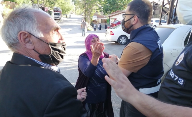 Narkotik suçundan gözaltına alınan şüphelilerin aileleri polise saldırdı