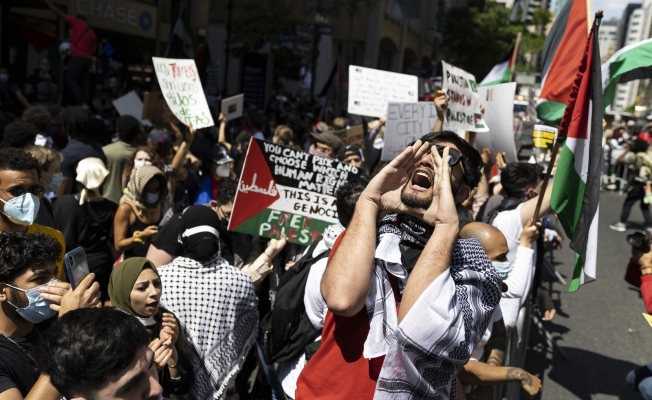 New York’ta İsrail Başkonsolosluğu önünde Filistin’e destek gösterisi