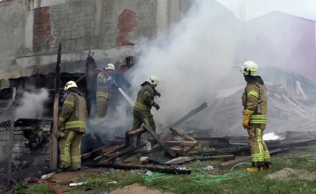 (Özel) Odun atıp bıraktıkları tandırda yangın çıktı