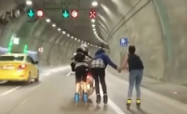 Üsküdar’da patenci gençlerin motosiklet peşindeki tehlikeli yolculuğu