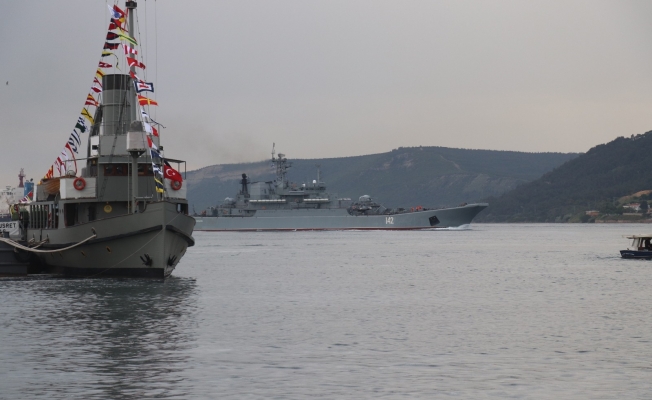 Rus ve İngiliz savaş gemileri peş peşe Çanakkale Boğazı’ndan geçti