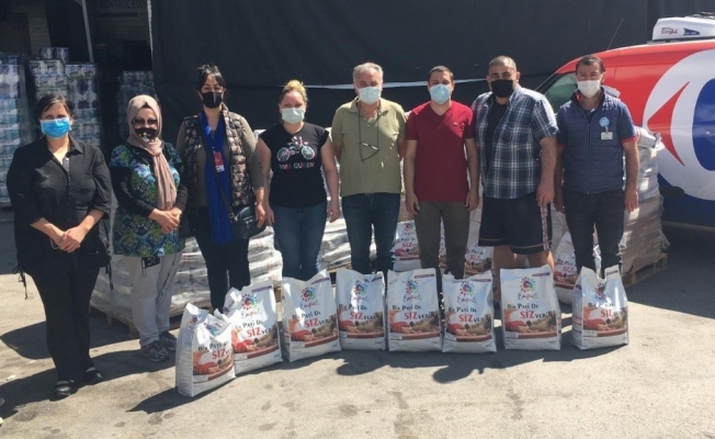 Sokak hayvanlarına 5 ton mama yardımı