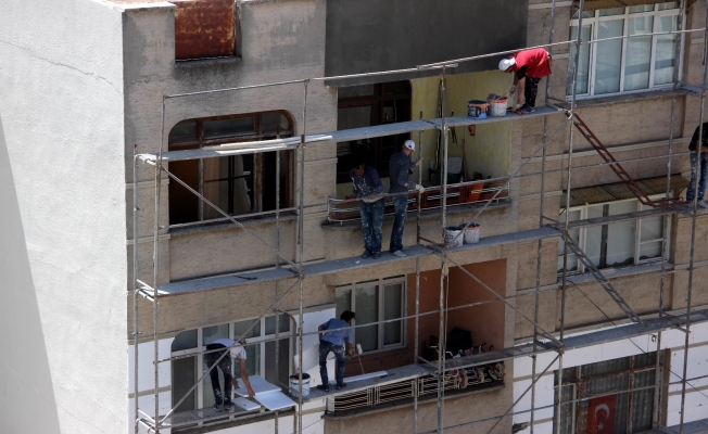 Tam kısıtlamada da çalışmalarını sürdürdüler