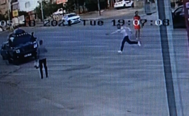 Tartıştığı kardeşini tabanca ile ayağından vurdu, o anlar kameraya yansıdı