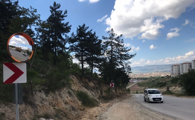 Tepegöz güvenlik aynası tekrardan aynı yerini aldı