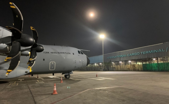 Tıbbi yardım malzemelerini taşıyan uçaklar Hindistan’a ulaştı