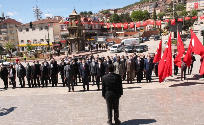 Tosya’da 19 Mayıs Gençlik ve Spor Bayramı törenle kutlandı