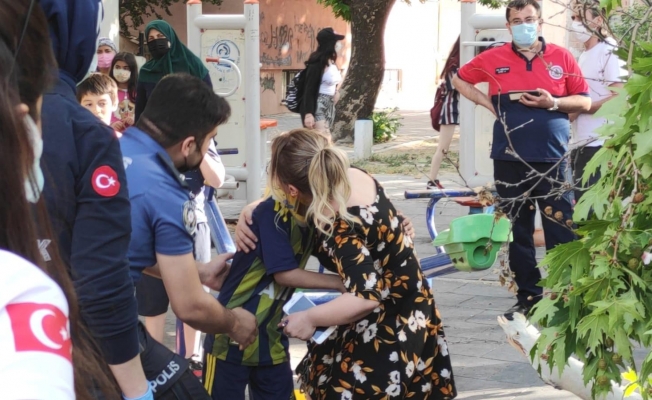 Üzerine ağaç devrildi, iğneden korktuğu için ambulansa binmedi