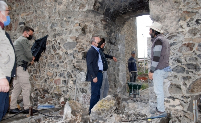 Vali Öner, Ardahan Kalesinde turizme yönelik yapılan çalışmaları yerinde inceledi