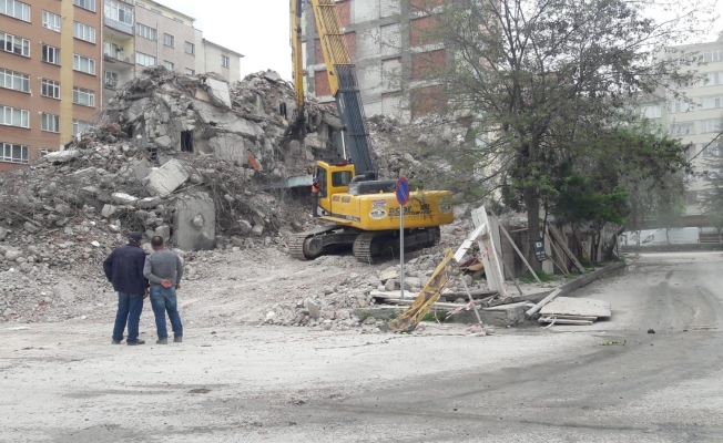 Vatandaşın yoğun tepkisine neden olan bina yıkımında sorun çözüldü