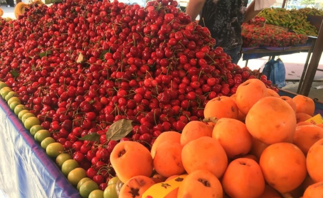 Yazın gözdesi kiraz tezgahlarda yerini aldı