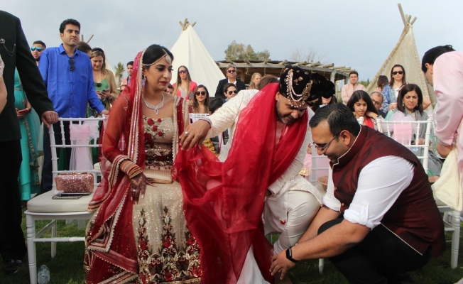 Yüksek bütçeli Hint düğünleri pandeminin bitmesini bekliyor