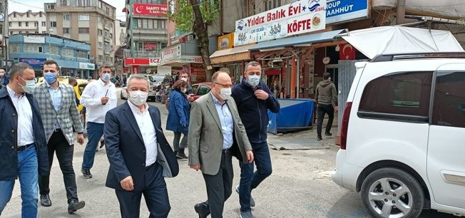 Zonguldak’ta halk pazarı kısıtlamalara uyularak açıldı