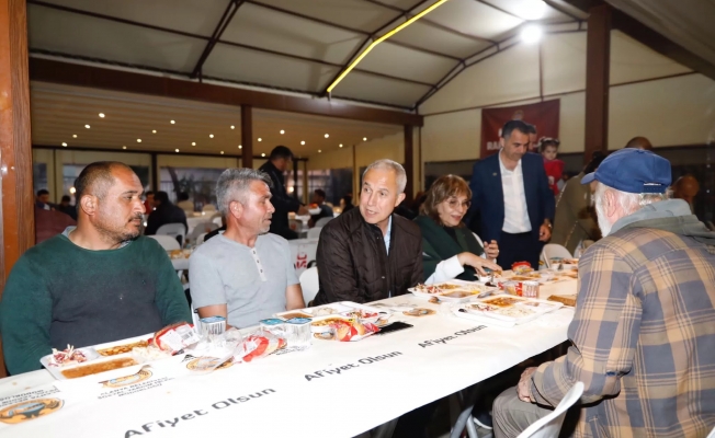 Özçelik vatandaşlarla iftarda buluştu