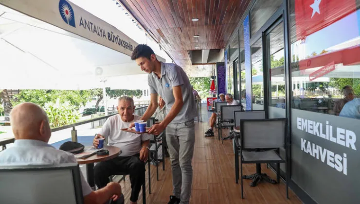 Alanya’da emekliler kahvesi yüzleri güldürüyor