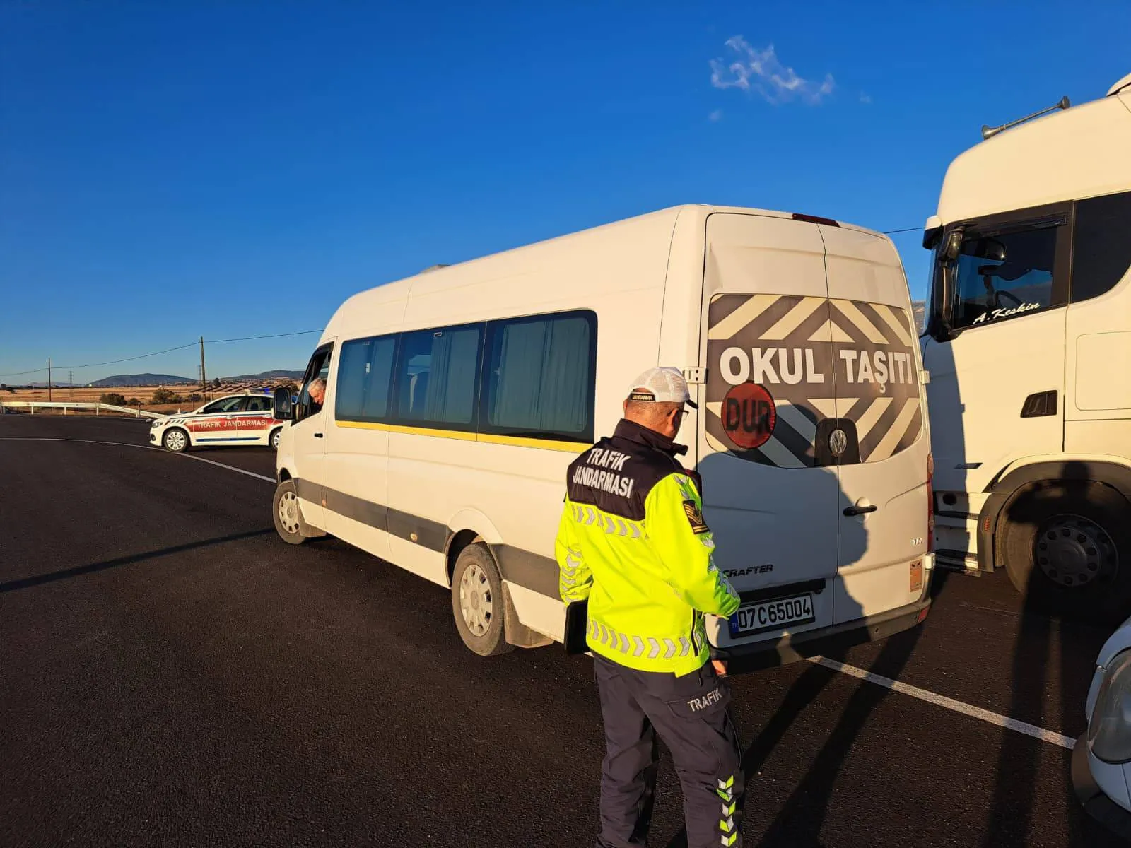 Jandarma Ekiplerinden Okul Servis Araçları Denetimi