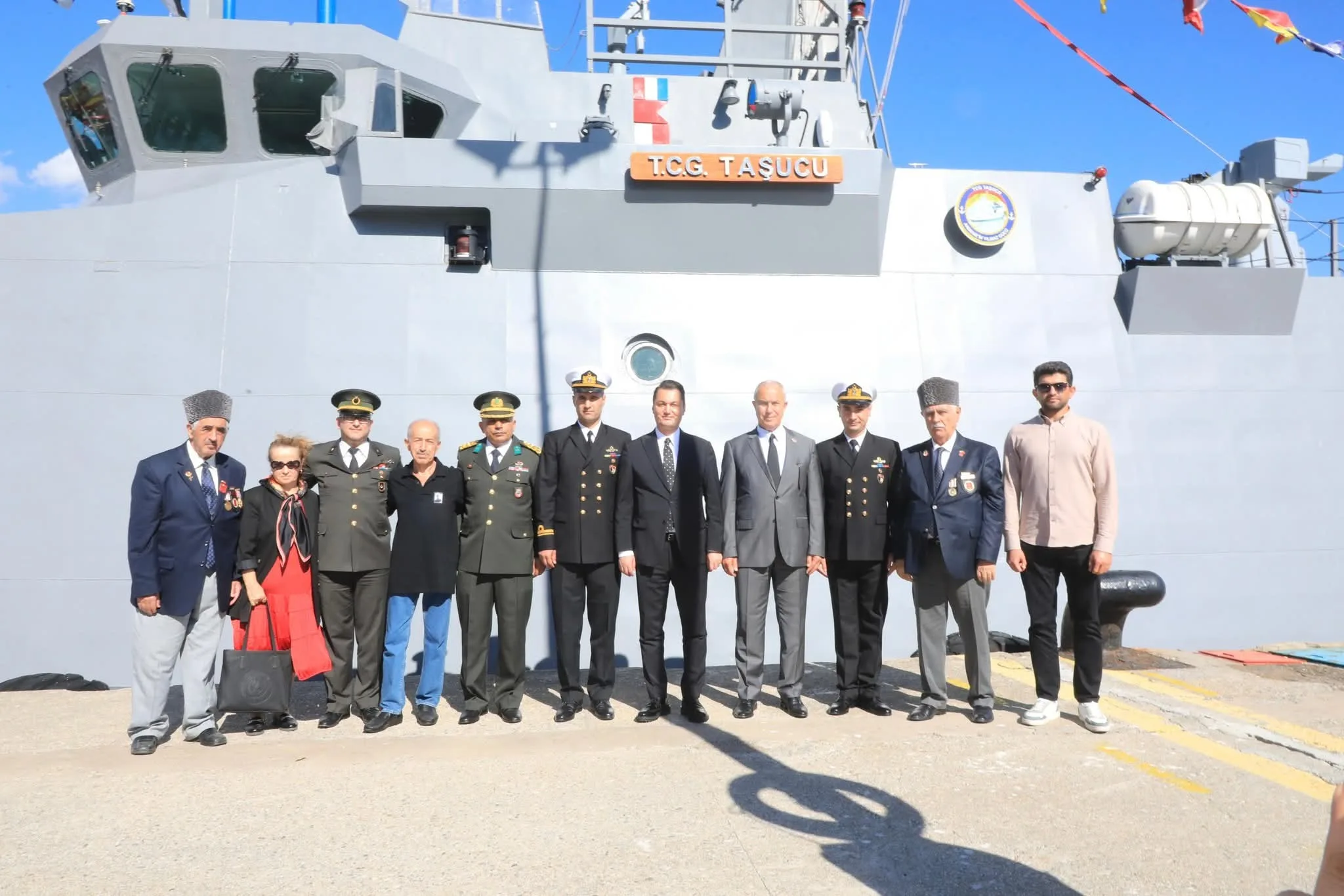 Kaymakam Öztürk’ten savaş gemisine ziyaret