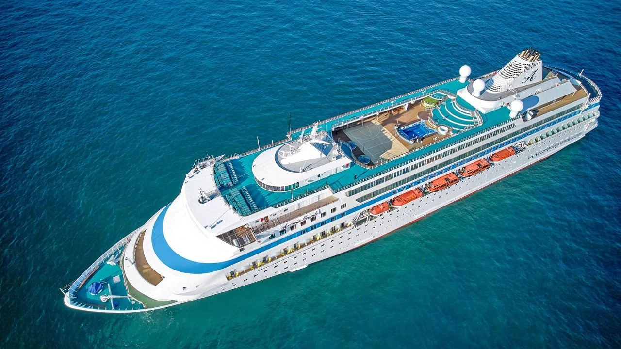 Lüks gemi Astoria Grande 867 yolcuyla Alanya’da