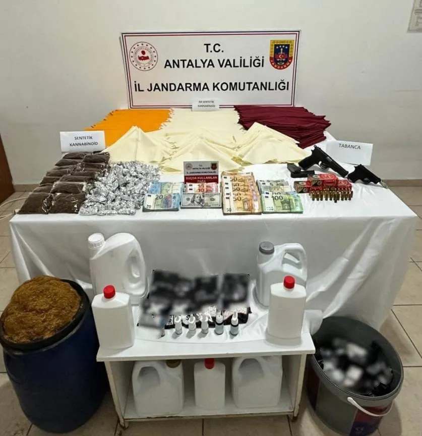 Alanyada zehir tacirleri tek tek yakalandı