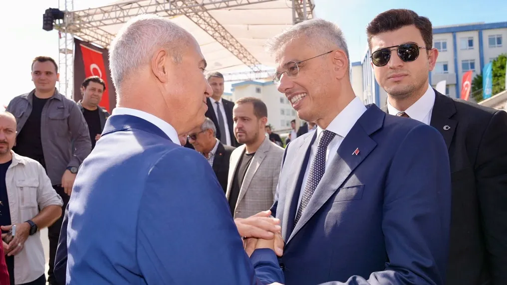 Başkan Özçelik: Akademik kadrolarımıza ve öğrencilerimize başarılarla dolu bir dönem diliyorum” dedi.