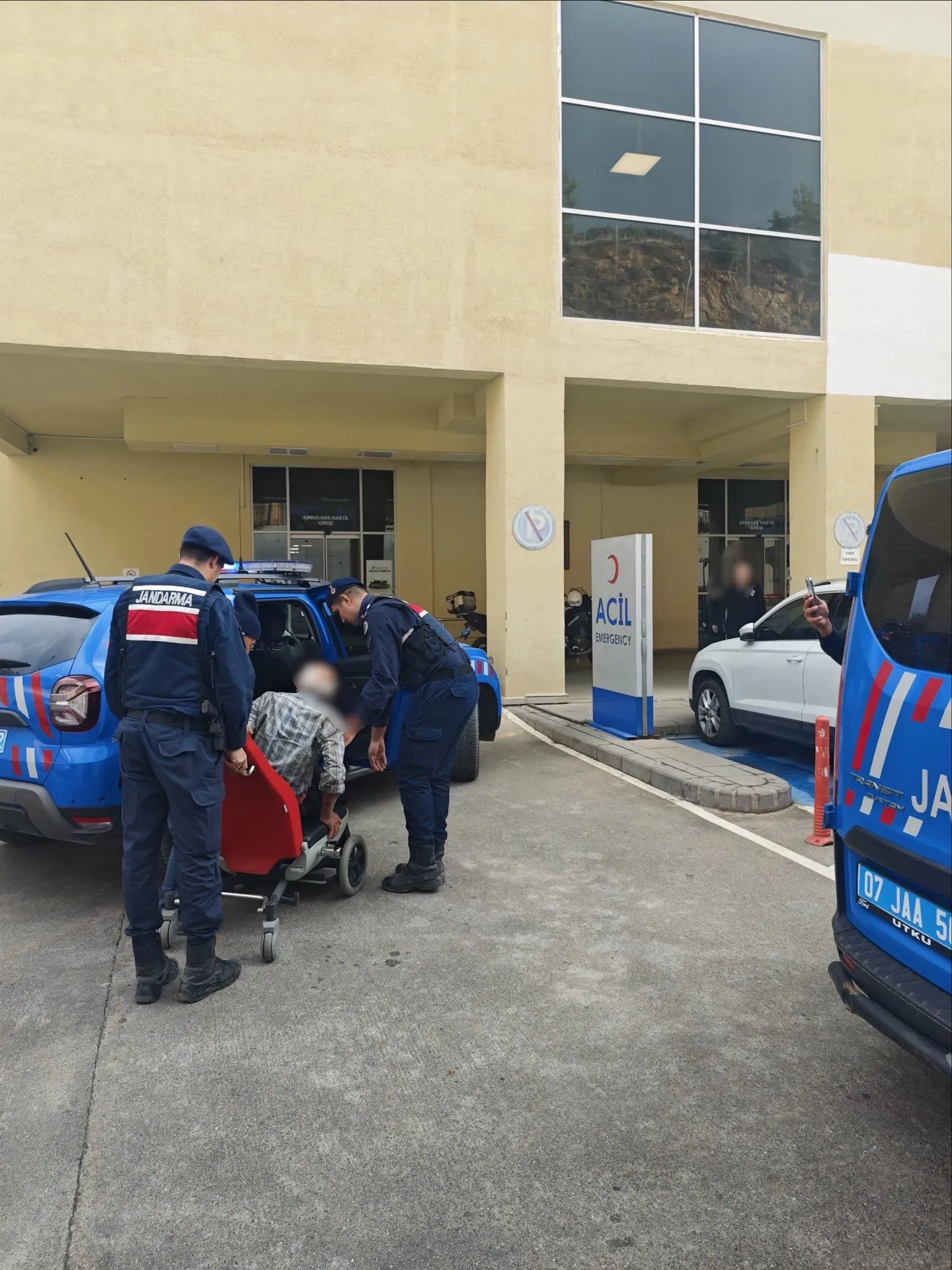 Gazipaşa’da kayıp dede sağ olarak ormanda BULUNDU