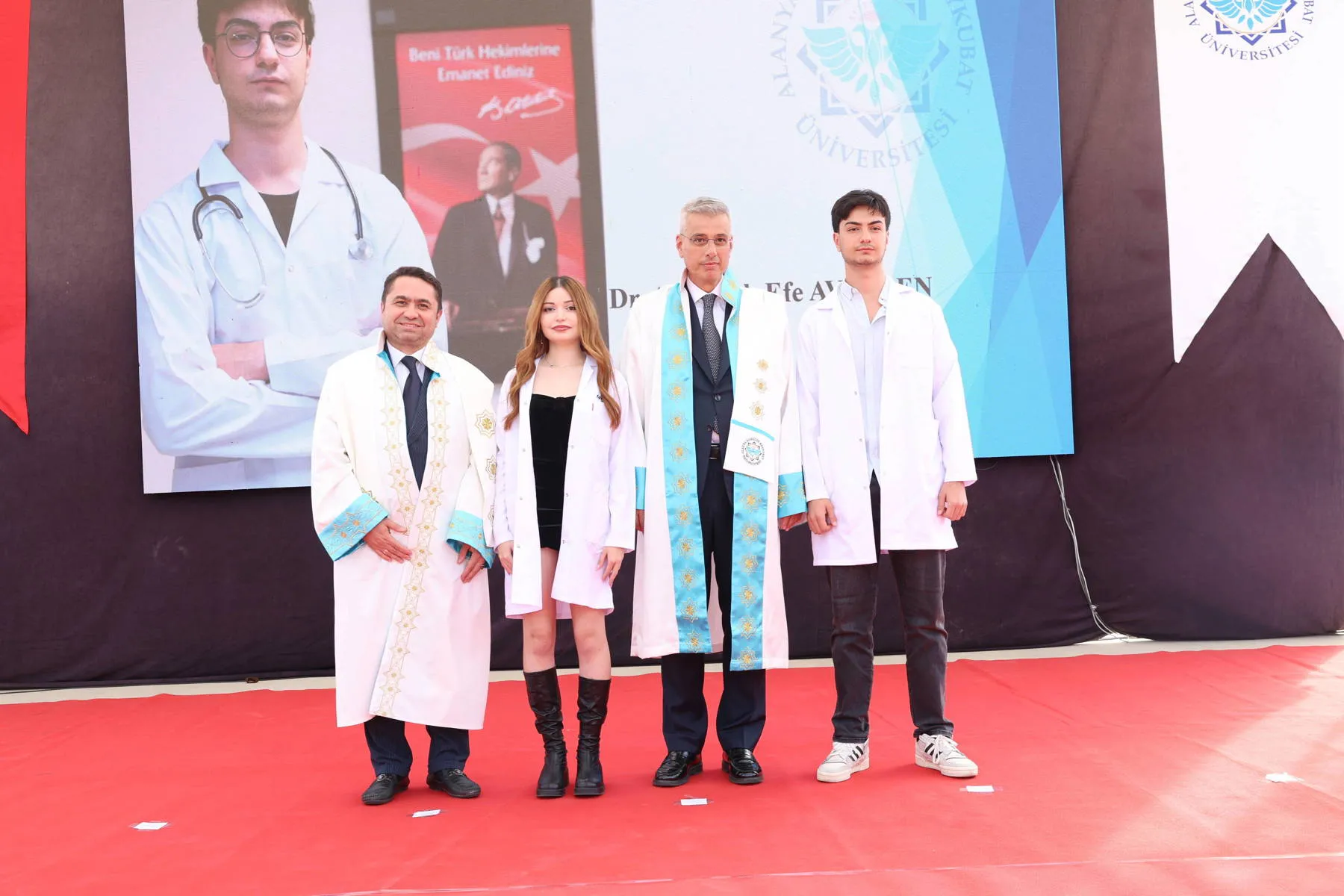 Tıp Fakültesinde geleceğin hekimleri, mesleklerine ilk adımlarını attı.