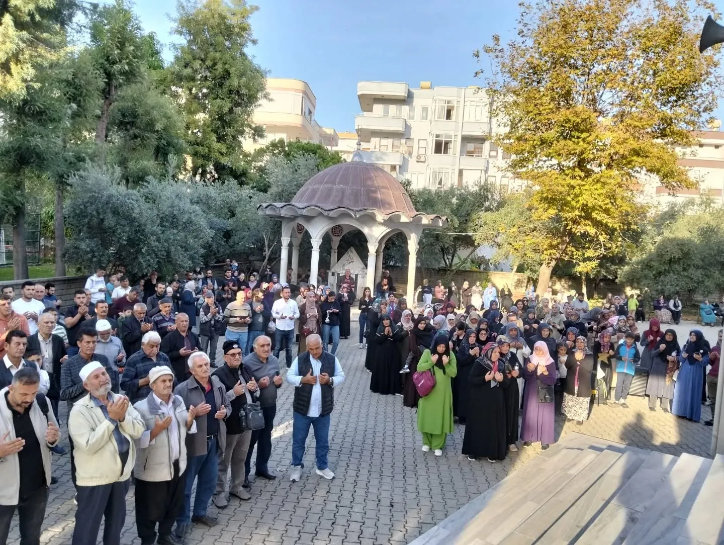 Umreciler Dualarla Uğurlandı