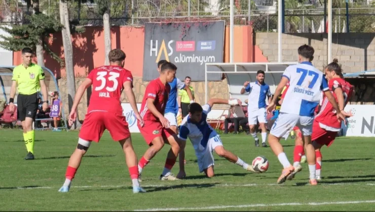 Alanya 1221 FK evinde puanları verdi