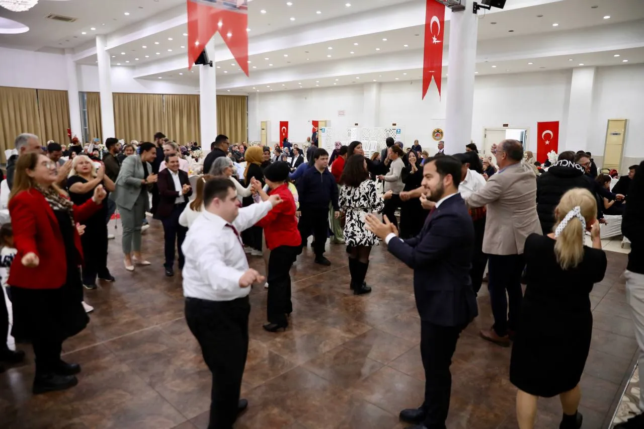 ALANYA’DA ENGELLERİ KALDIRAN GECE