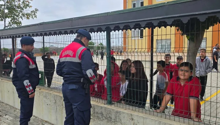 Alanya’da jandarmadan okul çevrelerinde sıkı denetim
