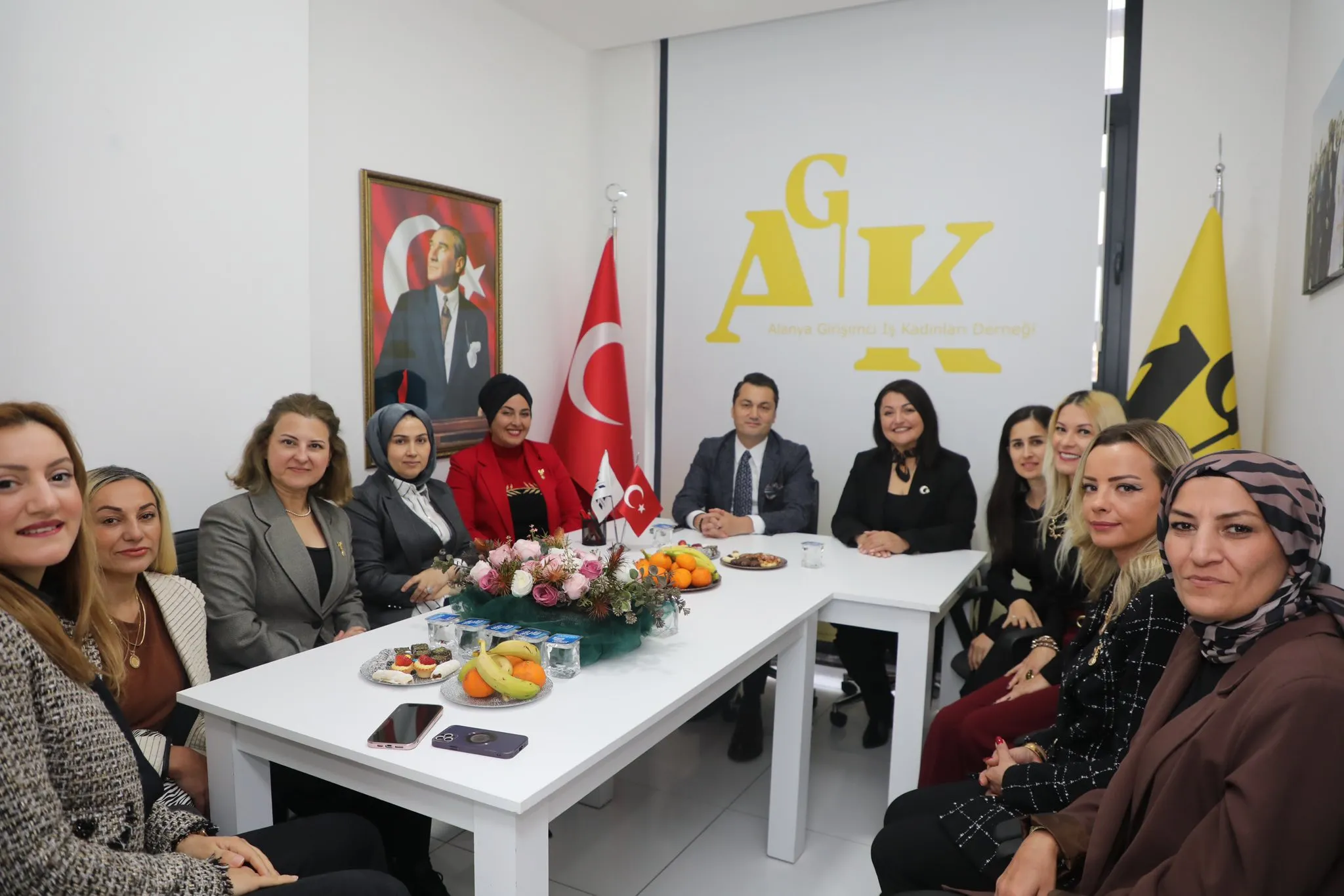 Alanya’da kadın girişimcilere Kaymakam Öztürk’ten övgü