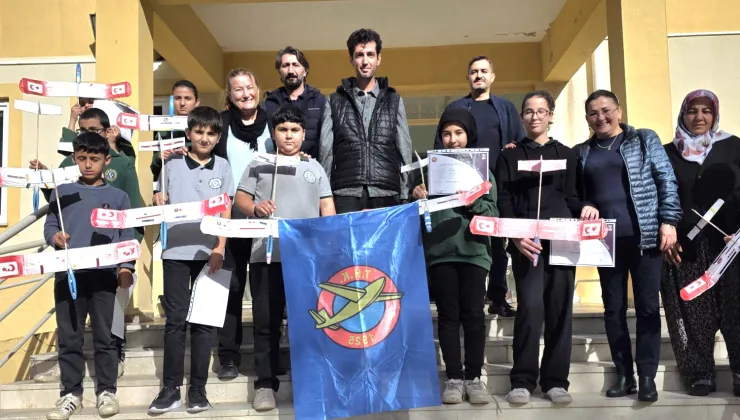 Alanya’da öğrenciler model uçak ile tanıştı