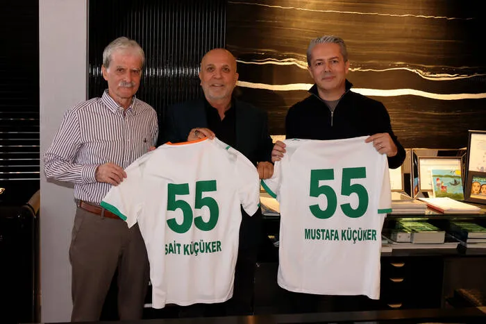 Alanyaspordan deplasman sponsoru Küçüker İnşaat’a teşekkür ziyareti 