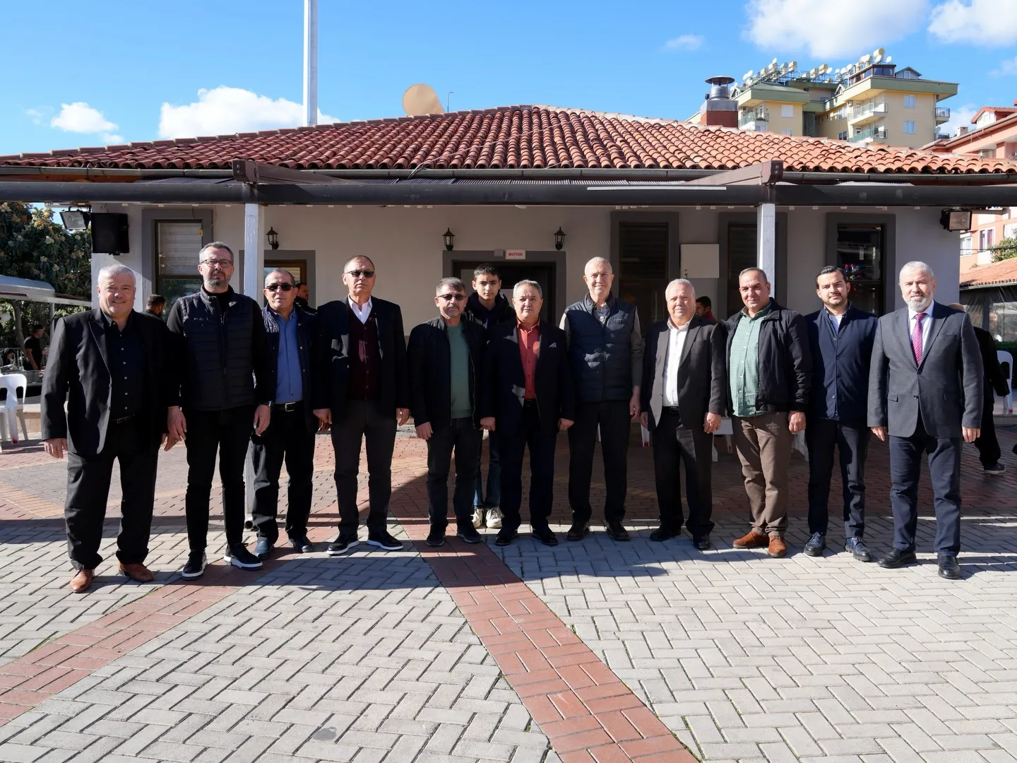 Başkan Özçelik kamyoncu esnafıyla bir araya geldi