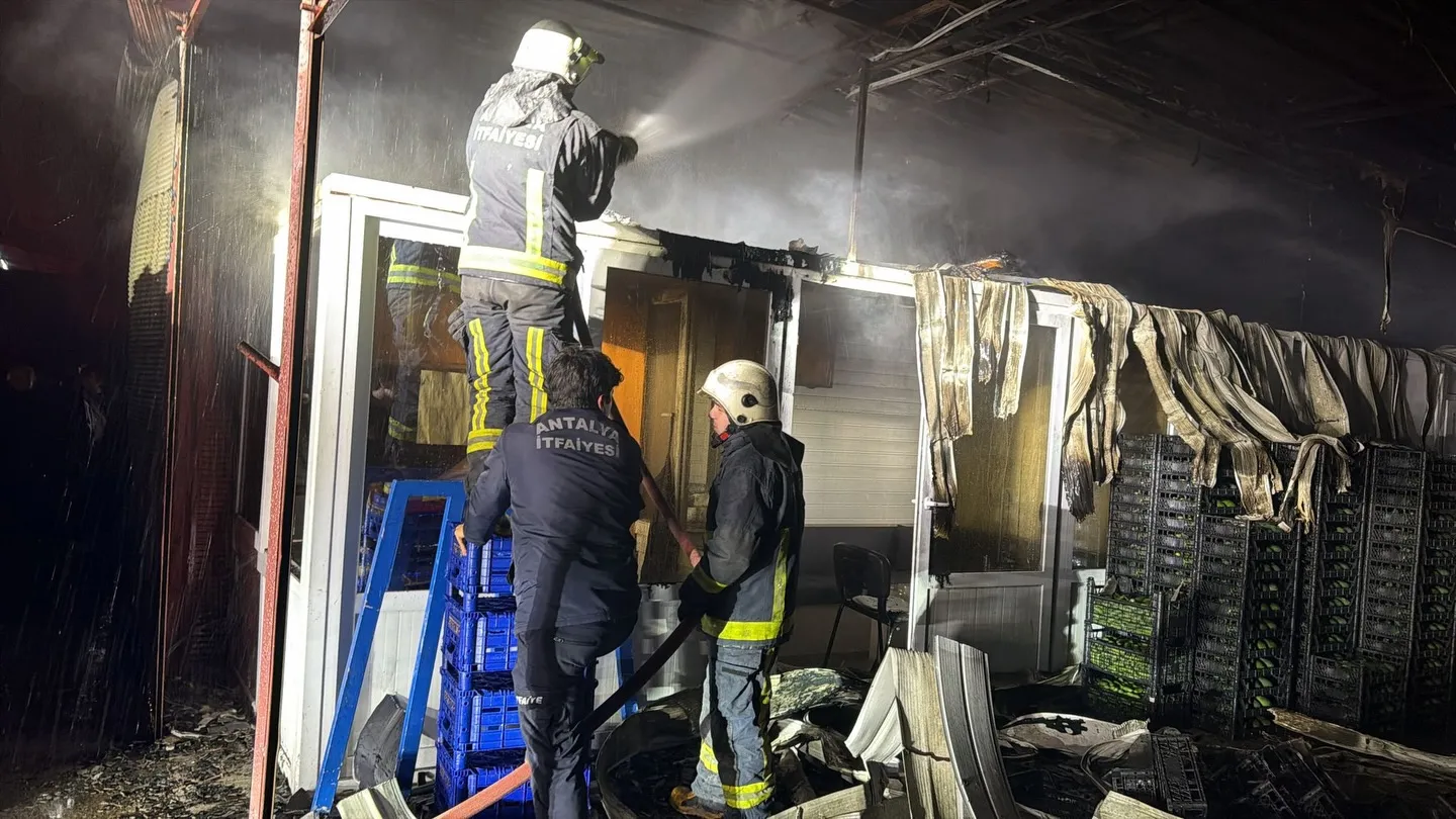 Başkan Özçelikten Hal Esnafına geçmiş olsun mesajı