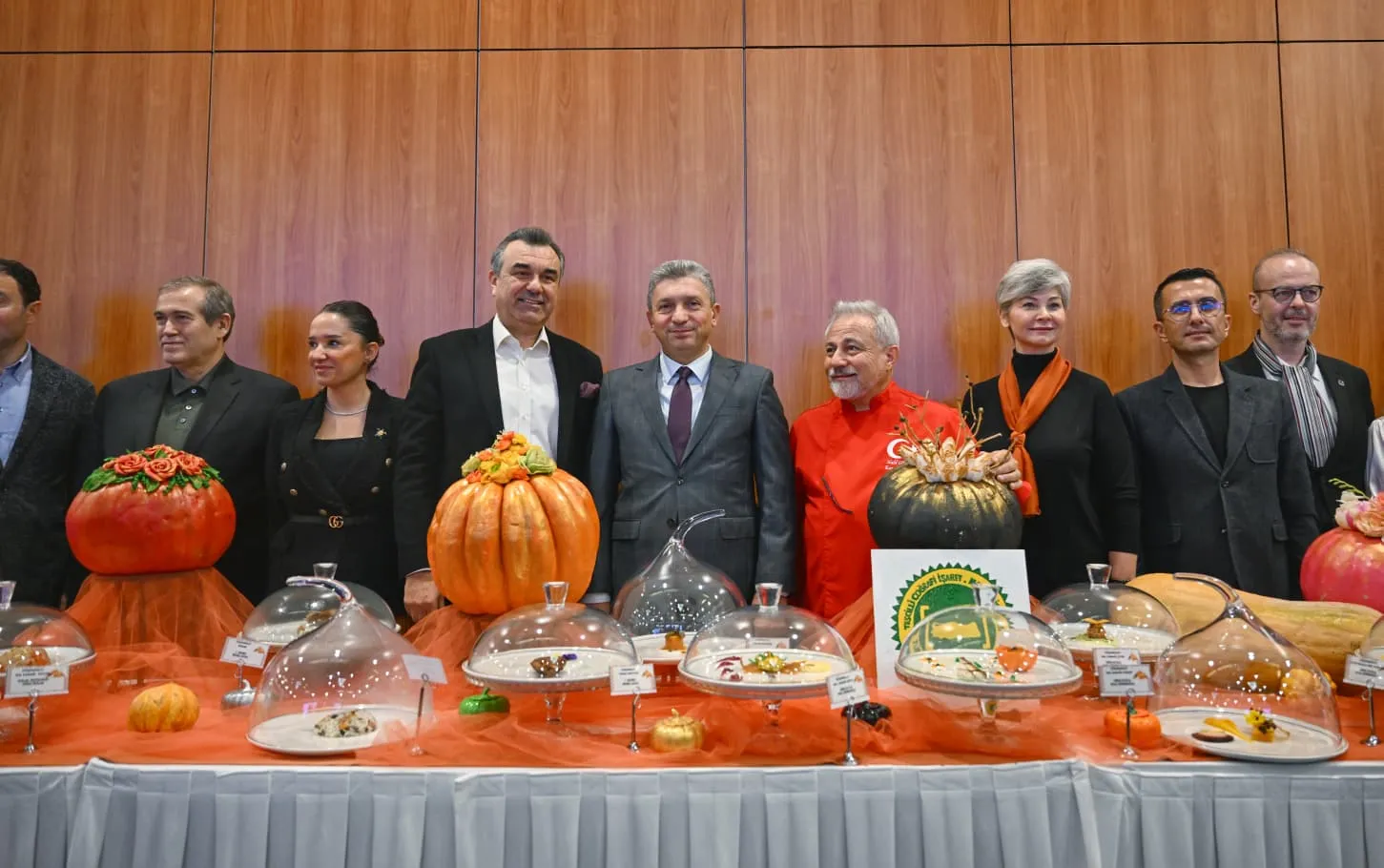 DÖŞEMEALTI KABAĞI 53 AYRI LEZZETLE SAHNEDE