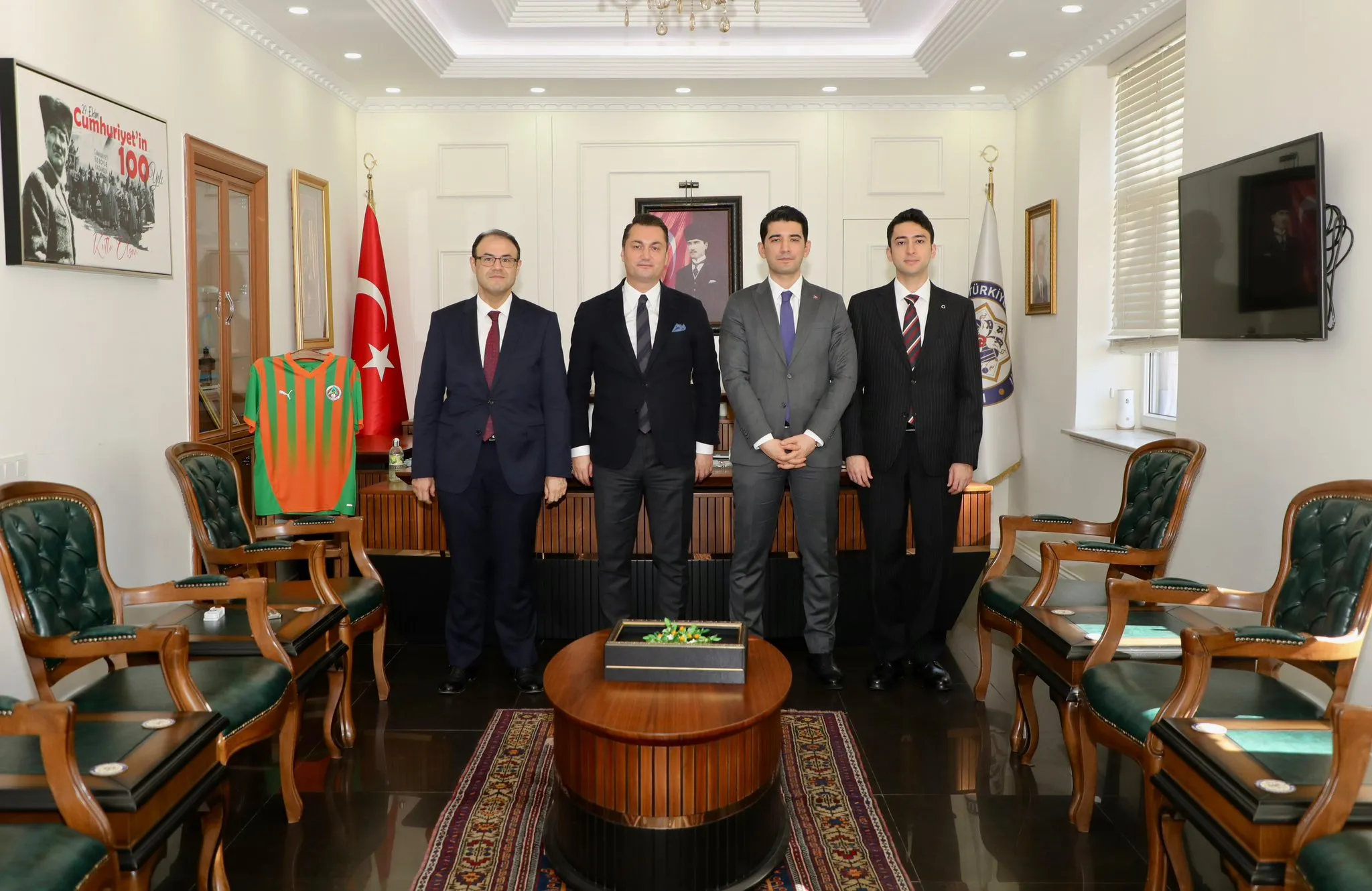 Kaymakam Öztürke İlçe Kaymakamlarından Ziyaret