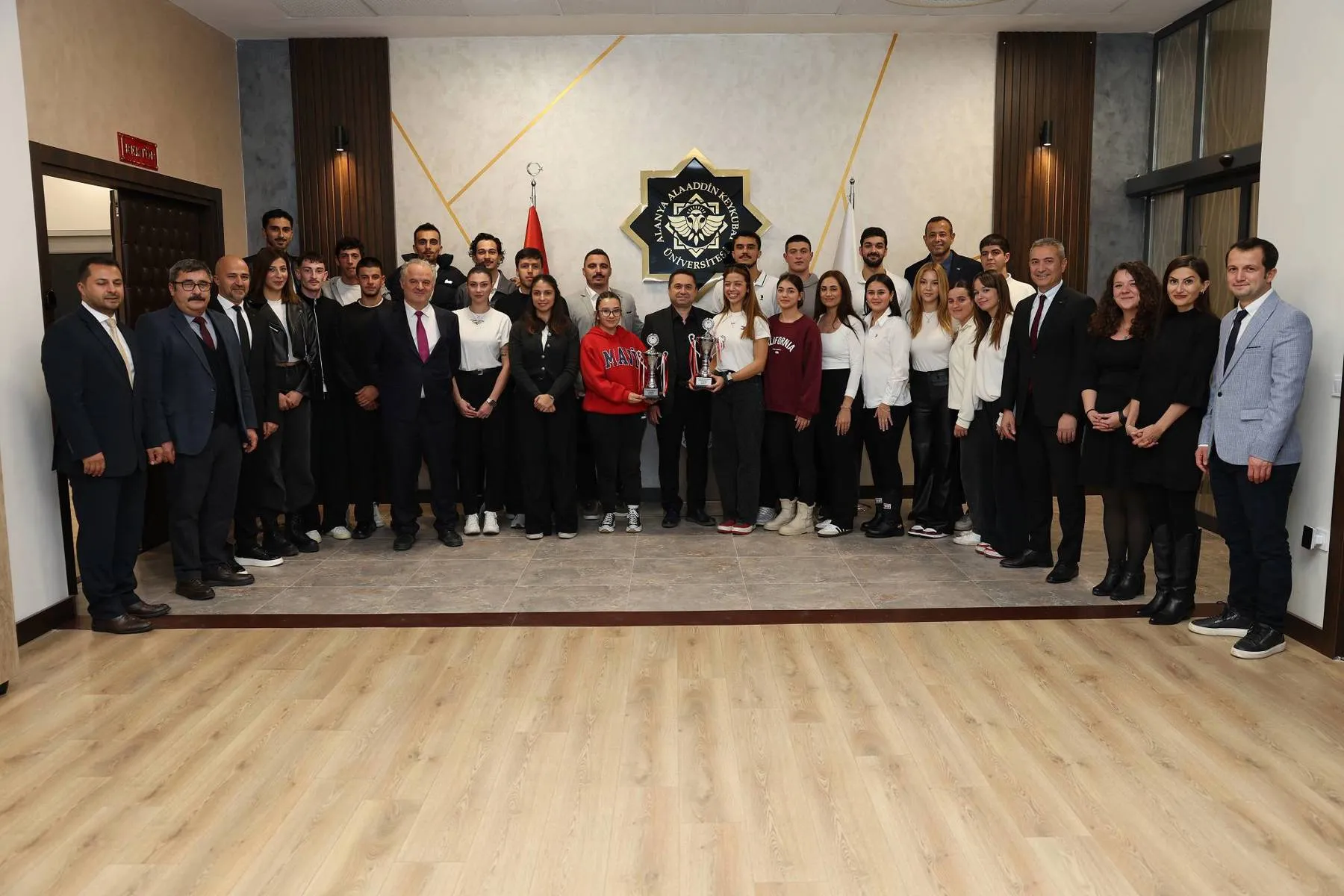 ŞAMPİYONLAR ALKÜ’YÜ GURURLANDIRDI