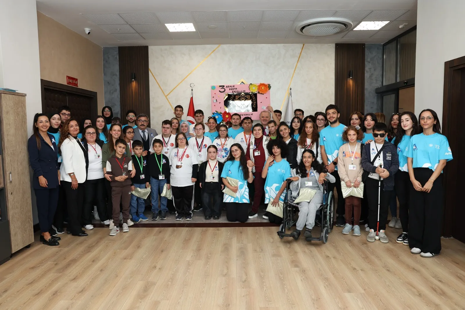 ÜNİVERSİTELİ OLMANIN KEYFİNİ ÇIKARDILAR