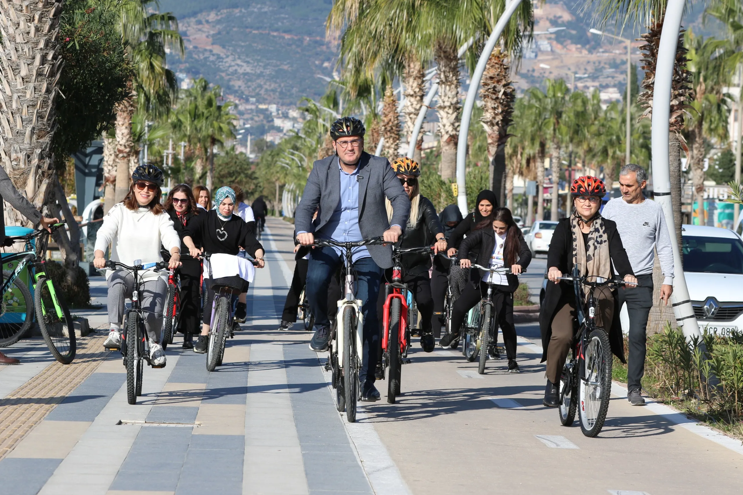 Alanya’da hayallerine pedal çevirdiler