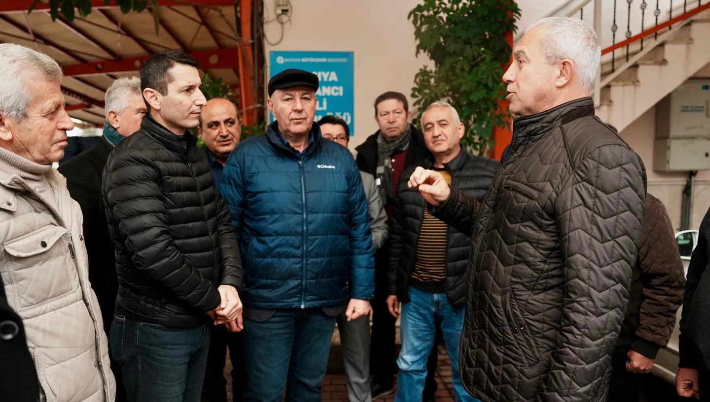 Başkan Özçelik’ten Hal çıkarması! ESNAF ÇOK MEMNUN KALDI