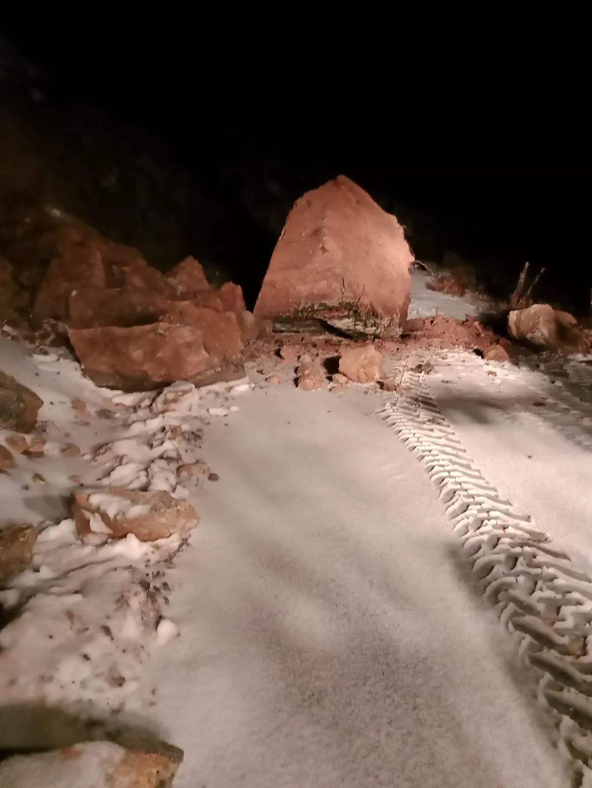 Büyükşehir Alanya ekiplerinden yoğun kış mesaisi 