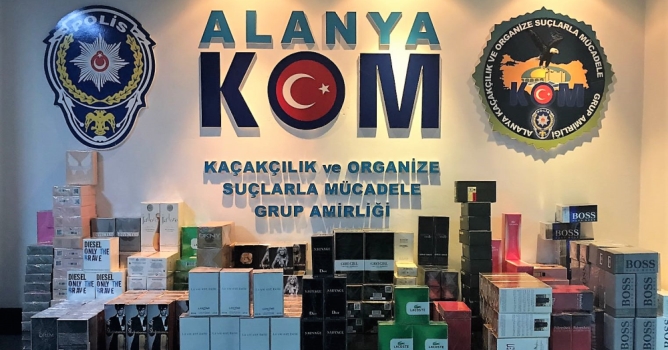 294 kaçak parfüm geçirildi